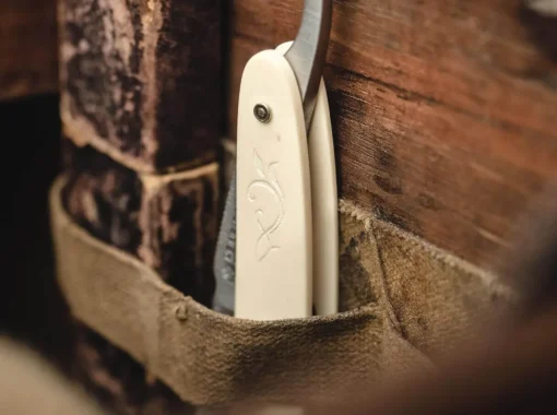 Böker Manufaktur Solingen 6/8" Rasiermesser<The Historical Barber