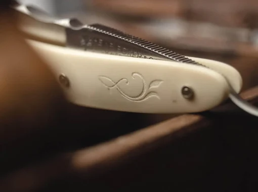 Böker Manufaktur Solingen 6/8" Rasiermesser<The Historical Barber